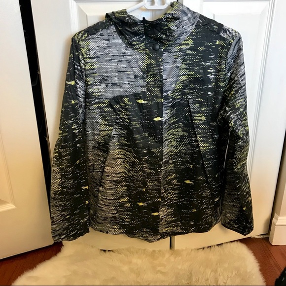 Lucy Running Jacket - Picture 3 of 4